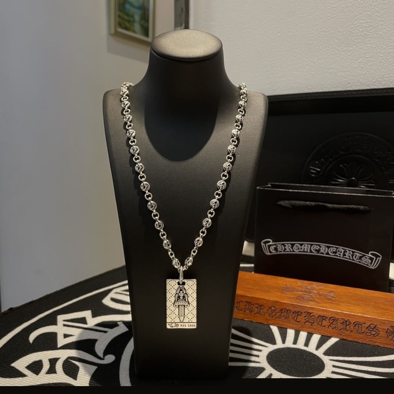 Ch**me He**ts necklaces